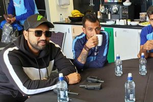 రోహిత్ బాయ్ కుళ్లుకోకు.. నీ ఫోటో కూడా పెడ్తాలే : చాహల్