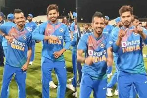 విక్టరీ డ్యాన్స్‌.. చహల్‌, అయ్యర్‌ స్టెప్పులు (వీడియో)!!