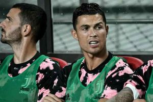 మ్యాచ్ ఆడని క్రిస్టియానో రొనాల్డో.. కోర్టుకెక్కిన అభిమానులు.. చివరికి ఏమైందంటే ?