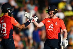 మ్యాచ్ రిఫరీ ట్విస్ట్.. విజయానందంలో ఉన్న ఇంగ్లండ్‌కు షాక్!!