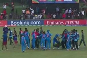 విజయానందంలో బంగ్లా ప్లేయర్ల ఓవరాక్షన్‌.. భారత ఆటగాడితో గొడవ!!