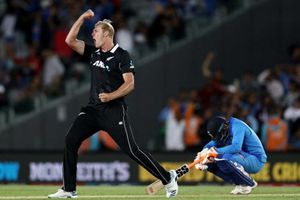 రెండో వన్డేలో పోరాడిన జడేజా, సైనీ.. భారత్‌కు తప్పని పరాభవం.. సిరీస్ కివీస్ కైవసం!!