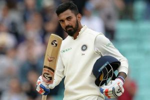 ఫామ్‌లో ఉన్న రాహుల్‌ను తప్పించడంలో అర్థం ఉందా?.. సెలక్టర్లపై కపిల్‌ దేవ్ ఫైర్!!