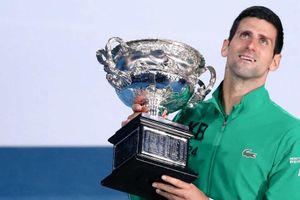 అంపైర్‌ షూ తాకిన జొకోవిచ్‌‌.. రూ. 14లక్షల జరిమానా!