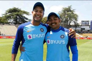 ఆరంగేట్ర ఓపెనర్లను కోల్పోయిన భారత్.. స్కోర్ 72/2