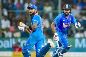 ఐదవ టీ20.. కోహ్లీ రికార్డు బద్దలు కొట్టిన రోహిత్!!