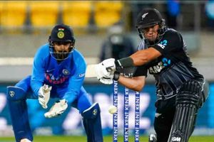 భారత్ vs న్యూజిలాండ్ తొలి వన్డేలో రాస్ టేలర్ రికార్డుల మోత