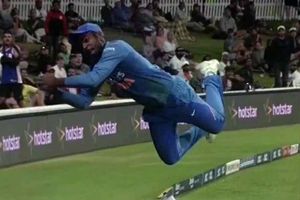 శాంసన్ సూపర్ ఫీల్డింగ్.. ఈ వీక్ తన స్క్రీన్ సేవర్ ఇదేనంటున్న బిజినెస్ టైకూన్