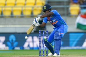 India vs New Zealand 5th T20I: ప్చ్.. శాంసన్ మళ్లీ విఫలం, అవకాశాలు రాలేదంటివి, ఇస్తే ఆడకపోతివి.!