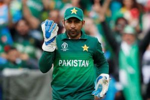 అయ్యో సర్ఫరాజ్‌.. ఆ పదవి కూడా పోతుందా?!!