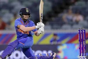 మరోసారి మెరిసిన షెఫాలీ.. కివీస్ ముందు స్వల్ప లక్ష్యం!!