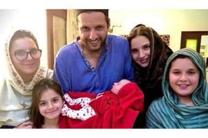 షాహిద్ అఫ్రిదికి ఐదో సంతానం.. ఈసారి కూడా కుమార్తెనే (ఫొటో)!!