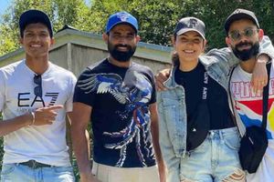 న్యూజిలాండ్‌లో భారత జట్టు ఔటింగ్‌.. అనుష్కతో సైనీ, షమీ!!