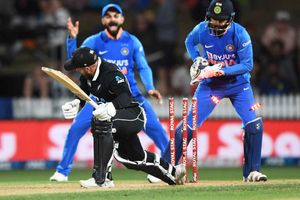 348 మస్త్ అనుకున్నాం.. కానీ ఆ ఇద్దరు మా గెలుపును లాగేశారు : కోహ్లీ