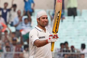 తృటిలో చేజారిన 20 ఏళ్ల లక్ష్మణ్ రికార్డు.!!