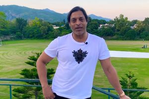 మనం జంతువుల్లా జీవిస్తున్నాం.. మనుషుల్లా మానవత్వాన్ని చూపే సమయం ఇది: అక్తర్