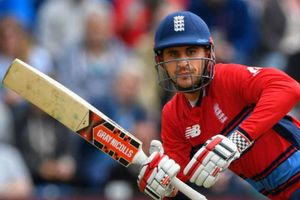 కరోనా కన్ఫామ్ కాలేదు.. తప్పుడు ప్రచారాన్ని ఆపండి : అలెక్స్ హేల్స్