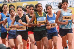 'పురుషులతో సమానంగా మహిళకు వేతనాలు ఇవ్వాలి'