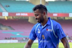 పాండ్యా ఈజ్ బ్యాక్..10 సిక్సర్లతో విధ్వంసం.. 37 బంతుల్లోనే సెంచరీ