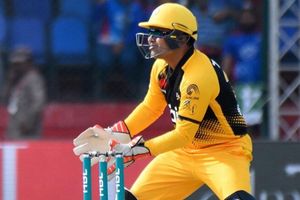 నువ్వేం కీపర్ అయ్యా.. మరీ ఇంత దారుణమా?