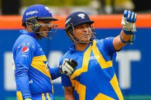 ముంబైలో మ్యాచ్.. మళ్లీ మైదానంలోకి దిగనున్న సచిన్, సెహ్వాగ్!!