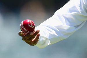 టాంపరింగ్ మంచిది కాదు.. ఉమ్మికి మించింది లేదు: భారత స్టార్ బౌలర్లు