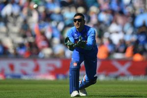 ధోనీలో ఇంకా చాలా ఆట మిగిలుంది.. ప్రపంచకప్‌లో ఆడాలి: కైఫ్