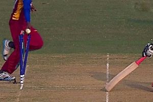 అది మన్కడింగ్ కాదు.. మత్తు రనౌట్: ఆసీస్ మాజీ క్రికెటర్