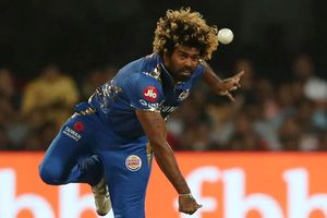 ఐపీఎల్‌ అత్యుత్త‌మ బౌల‌ర్‌గా లసిత్ మలింగ!!