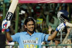 విశాఖ తీరానా ధోనీ సృష్టించిన ఆ విధ్వంసం గుర్తుందా?