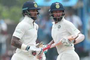 పుజారాపై శిఖర్ ధావన్ వ్యంగ్యాస్త్రాలు..!