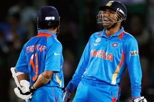 తన స్టైల్లో సచిన్‌కు విషెస్ చెప్పిన సెహ్వాగ్!!