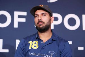 'ఐపీఎల్ డబ్బును ఏంచేయాలో తెలియడం లేదు.. అందుకే తప్పుడు మార్గాల్లో వెళుతున్నారు'