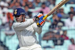 అత్యంత వేగంగా టెస్టుల్లో సెంచరీ చేసింది సెహ్వాగ్ కాదు.. ఎవరో తెలుసా?!!