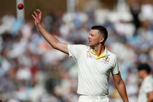 బంతిపై దాన్ని పూయడాన్ని నిరోధించలేము, అంపైర్లకు కష్టమే: ఆసీస్ స్పీడ్‌స్టర్ హాజల్‌వుడ్