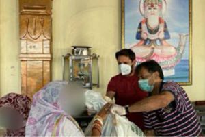 హిందూ దేవాలయం సందర్శించి మరీ.. సాయం చేసిన అఫ్రిది!