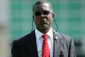 ఈ రోజుల్లో ఏది పడితే అది బుక్‌లో రాస్తున్నారు.. బెన్‌స్టోక్‌పై విండీస్ మాజీ క్రికెటర్ ఫైర్