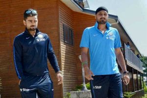 భజ్జీ.. కొంచెం నిదానంగా బిల్డింగ్ ఊగిపోతుంది: కోహ్లీ