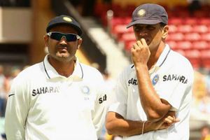 భారత బ్యాట్స్‌మెన్‌ వికెట్లు తీయలేక.. పాక్‌ బౌలర్లు ఏం చేశారంటే?!!