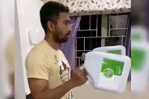 కరోనా లాక్‌డౌన్‌: సూపర్‌మ్యాన్ సాహా కష్టాలు చూశారా?