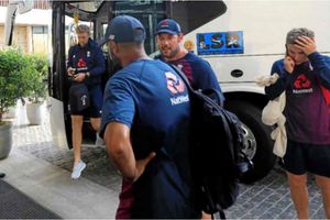 ఇంగ్లండ్ క్రికెటర్లు సురక్షితం.. 702 మందికి కరోనా నెగెటివ్‌!!