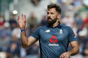 నన్ను పక్కనపెట్టారు.. ఇక నేను అమెరికాకు ఆడుతా : ఇంగ్లండ్ క్రికెటర్