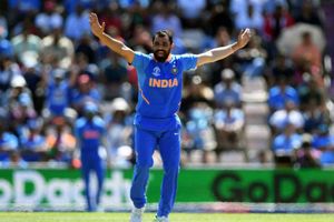 సరిగ్గా ఏడాది క్రితం.. వన్డే ప్రపంచకప్‌లో షమీ మాయ!!