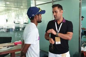 డౌట్‌కొద్ది ధోనీని అడిగితే.. గేల్‌కు బౌలింగ్ చేయకపోవడమే మంచిదన్నాడు: నదీమ్