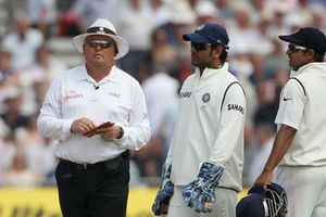 ధోనీ మాస్టర్ మైండ్.. వివాదాస్పద రీతిలో ఇయాన్ బెల్ రనౌట్! మహీని కొనియాడిన బ్రిటీష్ మీడియా!