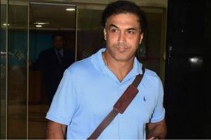 టీమిండియా మాజీ క్రికెటర్‌కి జరిమానా.. కారు సీజ్!!