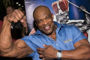 'అర్ధరాత్రి కూడా లేస్తా.. రోజుకు 2.7 కిలోల చికెన్‌ తింటా'