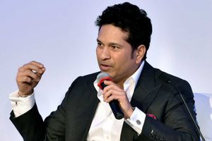 వికెట్‌ పడ్డ ప్రతీసారి స్నేహితులతో కలిసి గంతులేశా: సచిన్