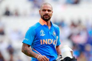 మూగజీవాల ఆకలి తీర్చిన శిఖర్‌ ధావన్‌ (వీడియో)!!