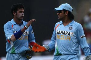 ధోనీ టీ20 ప్రపంచకప్ గెలవాలి.. అతన్ని భుజాలపై ఎత్తుకోవడం చూడాలి: శ్రీశాంత్